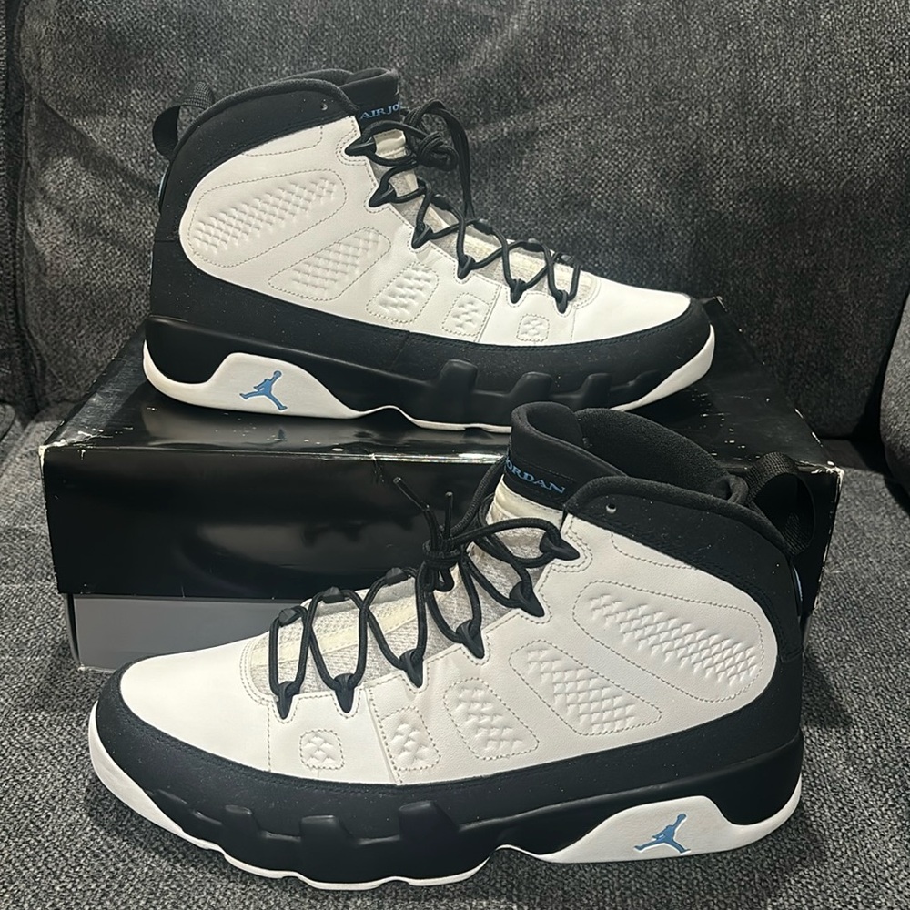 Air Jordan 9 university blue